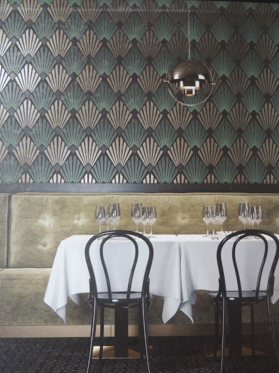 20er Jahre Art Deco Jugendstil Tapete aus Berlin im Restaurant
