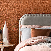 Lincrusta Tapete Raumbild Acanthus Beispiel kupferfarben mit metallic Glanz gestrichen im Schlafzimmer aus Berlin zum online kaufen